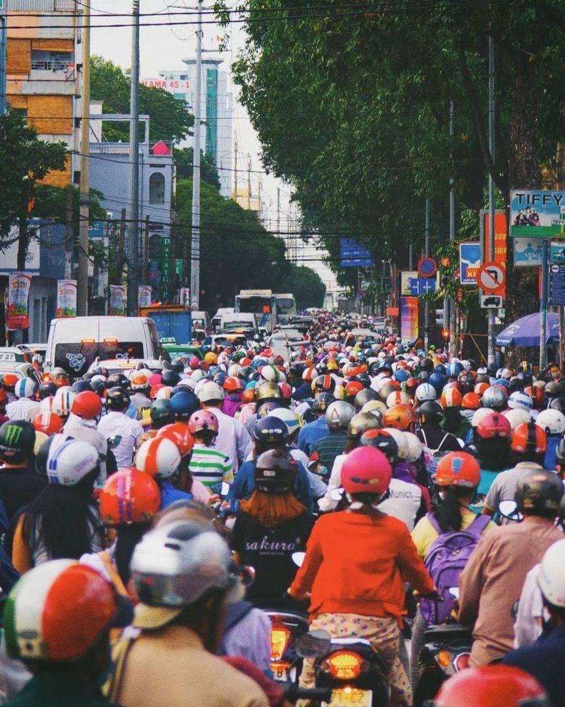 ベトナムはバイクの数が多い